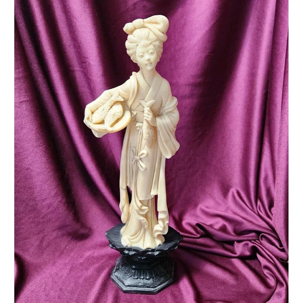 Santini Carved Resin Asian Woman Figurine Fish Seller 12